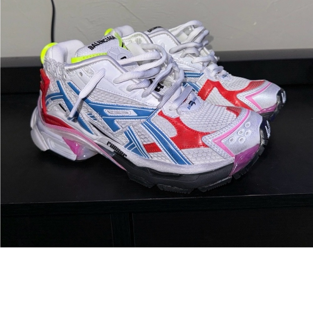 Balenciaga Runners size 40(us7)..White, Blue,pink and red